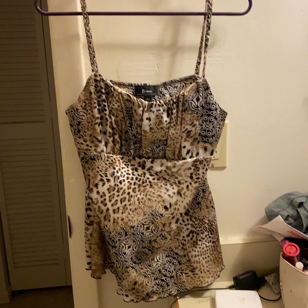 Lady stylish, sleeveless shirt